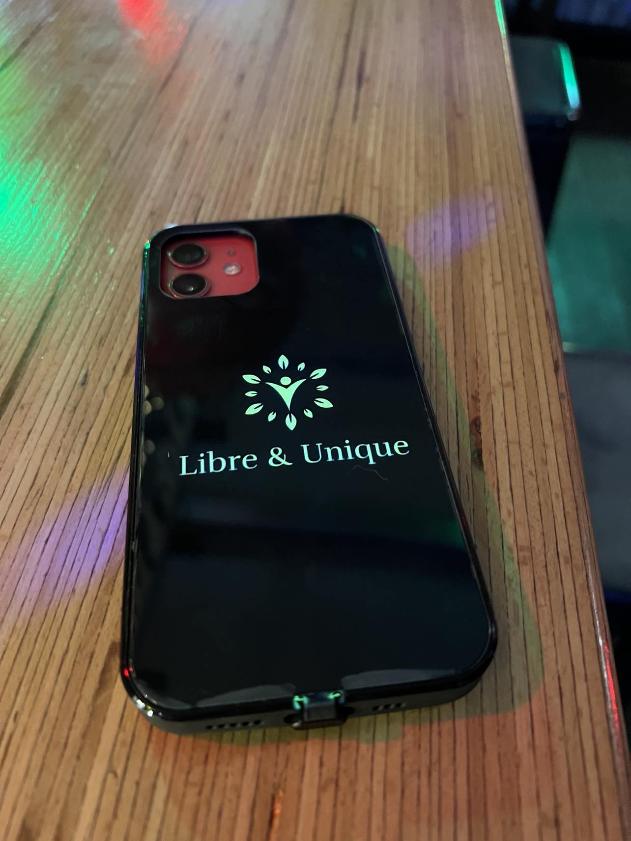 Coque de téléphone noire à LED multicolores